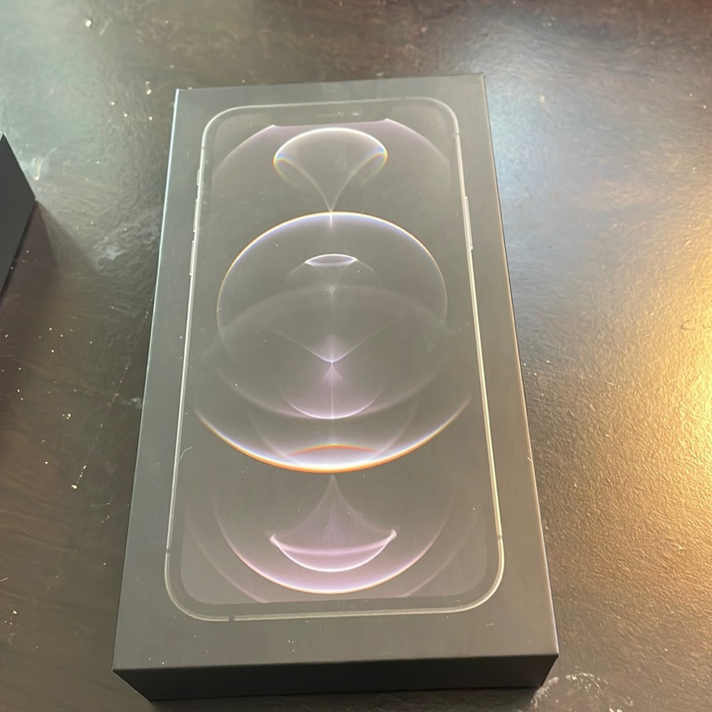 iPhone 12 Pro box
